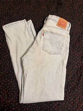 Levi’s 501 button fly light wash 28x32 straight leg jeans